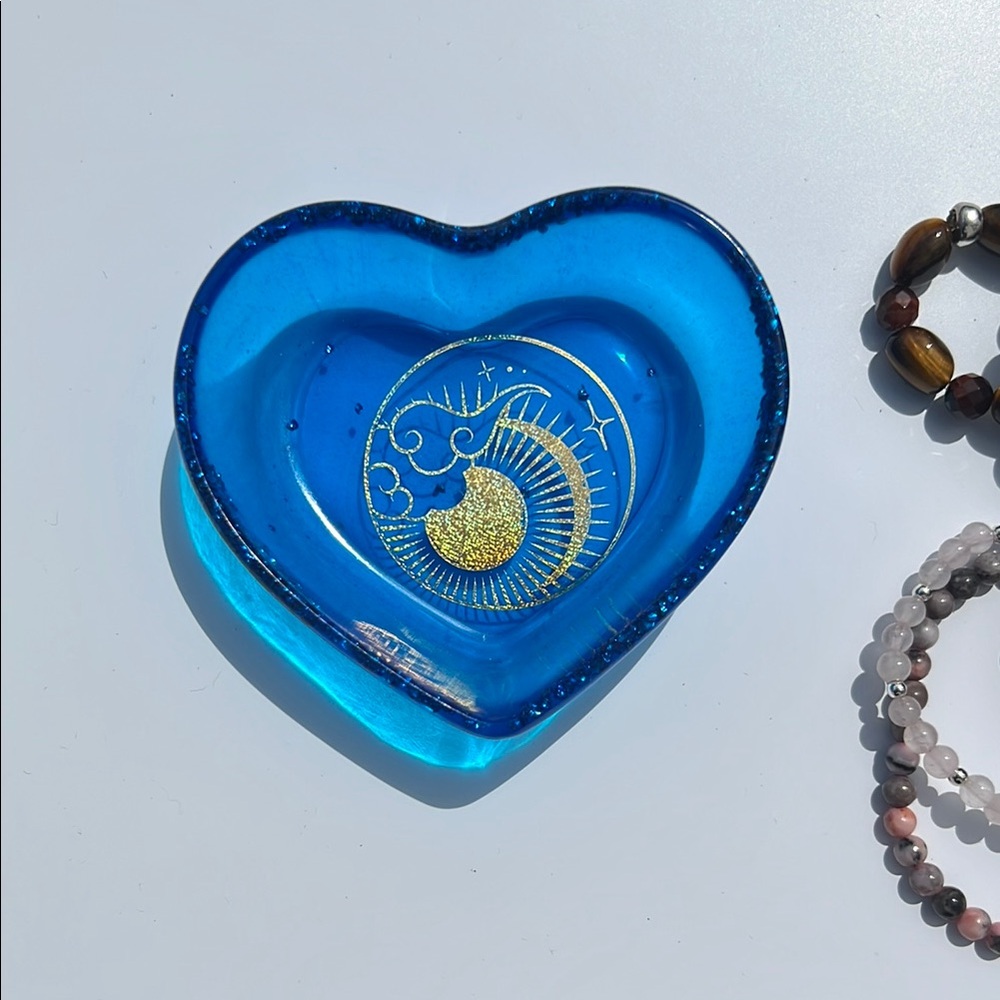 ❤️ 2 x $20 Blue Heart-Shaped Trinket Dish with Gold Design